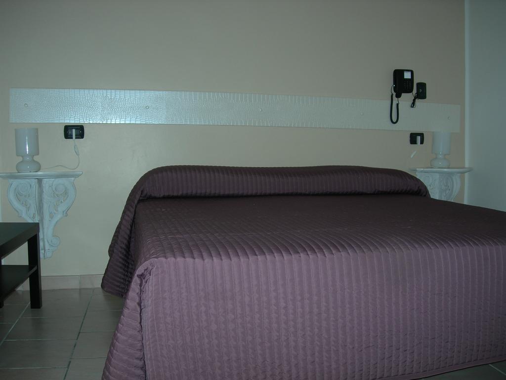 Hotel Due Spade ฟีเดนซา ห้อง รูปภาพ