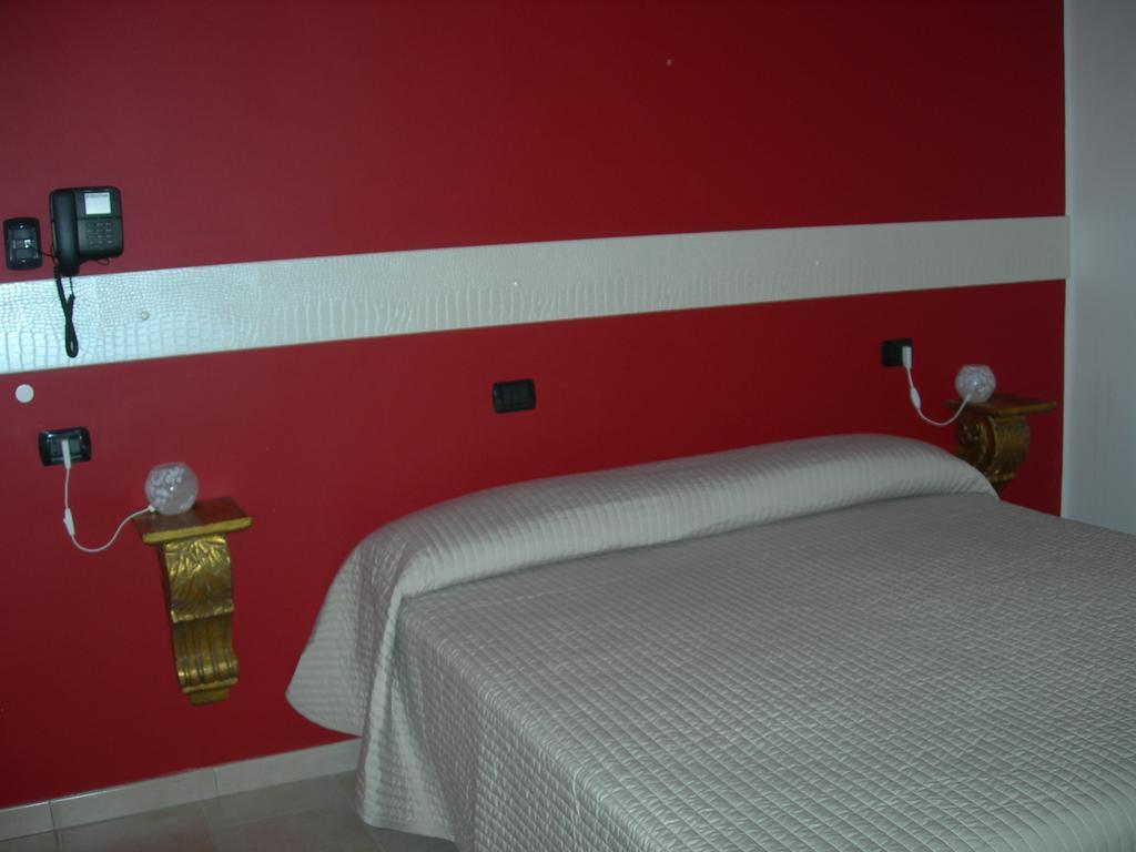 Hotel Due Spade ฟีเดนซา ห้อง รูปภาพ