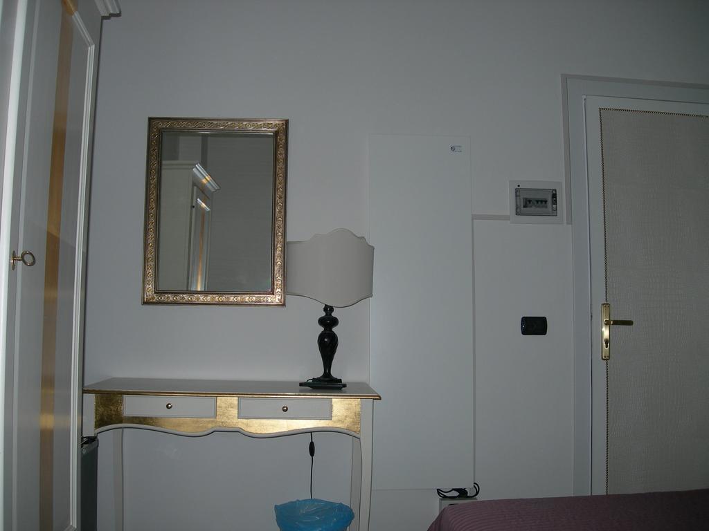 Hotel Due Spade ฟีเดนซา ห้อง รูปภาพ
