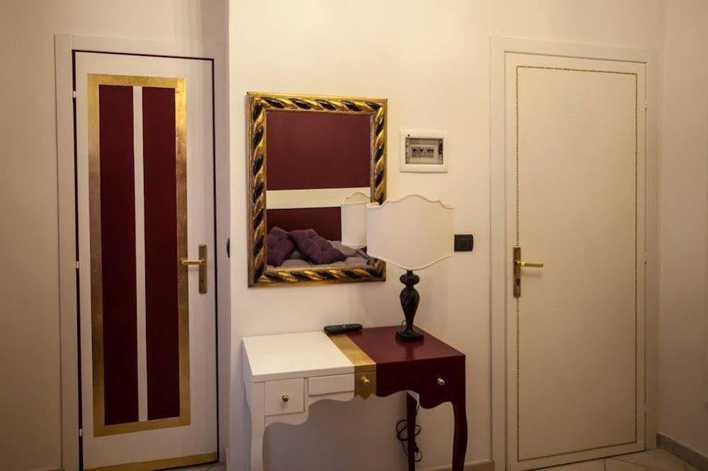 Hotel Due Spade ฟีเดนซา ภายนอก รูปภาพ
