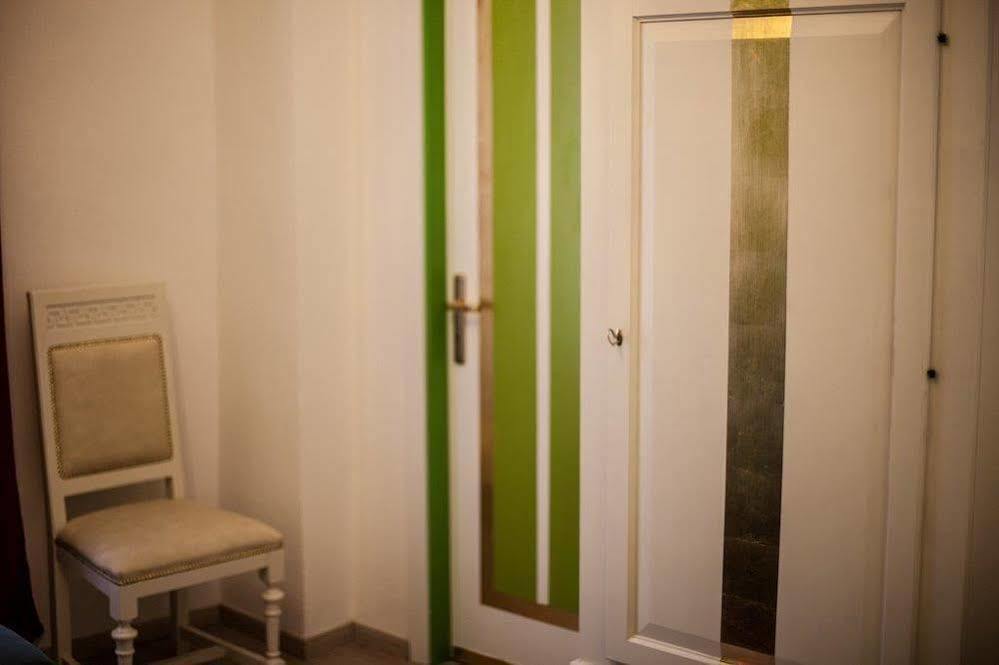 Hotel Due Spade ฟีเดนซา ภายนอก รูปภาพ