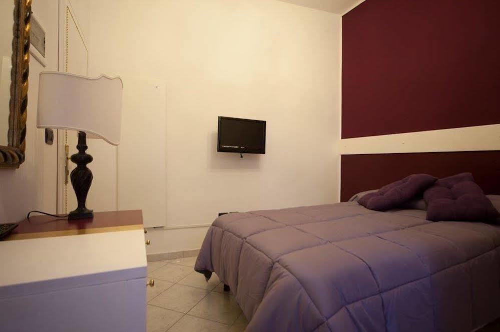 Hotel Due Spade ฟีเดนซา ภายนอก รูปภาพ